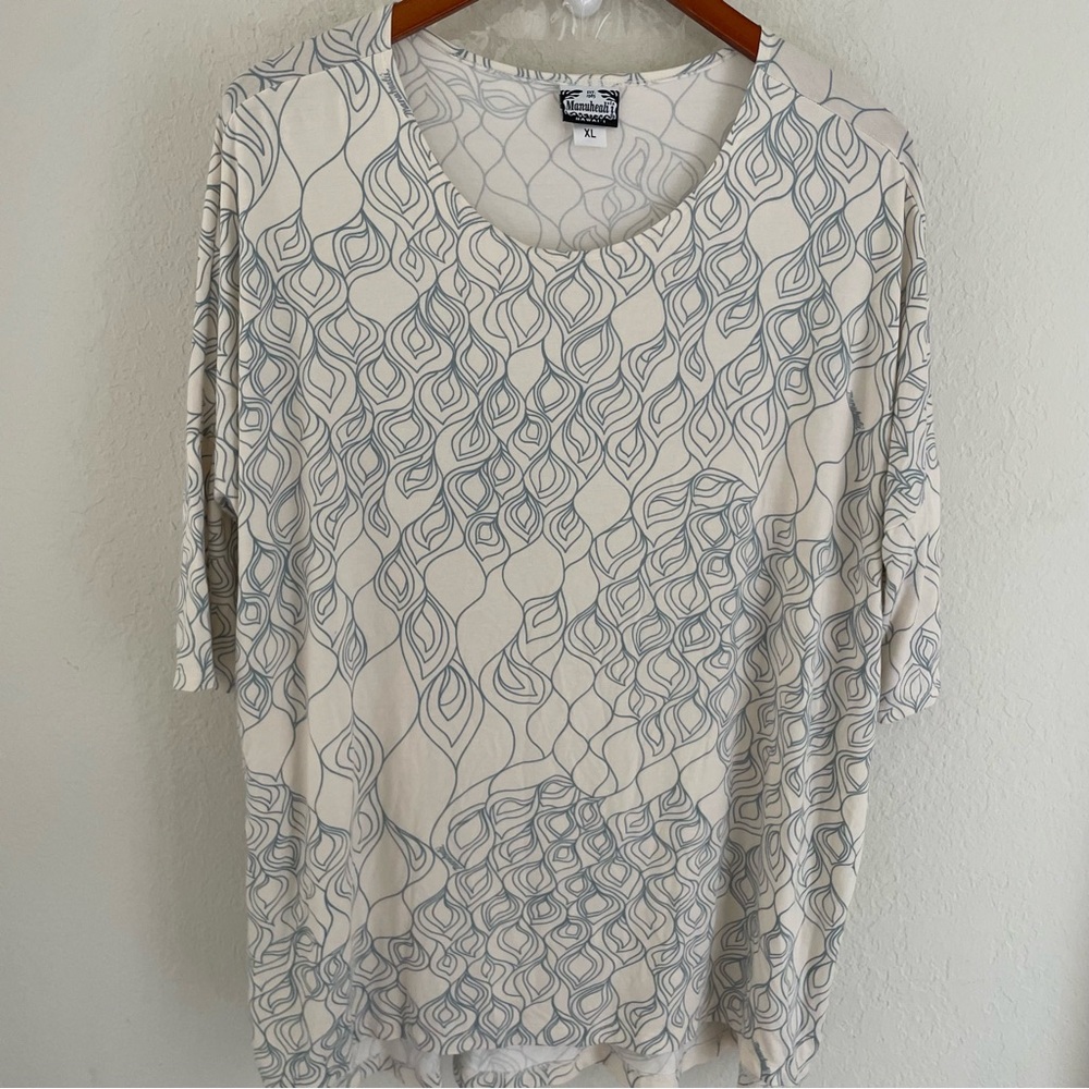 Manuhealii Womens Top
